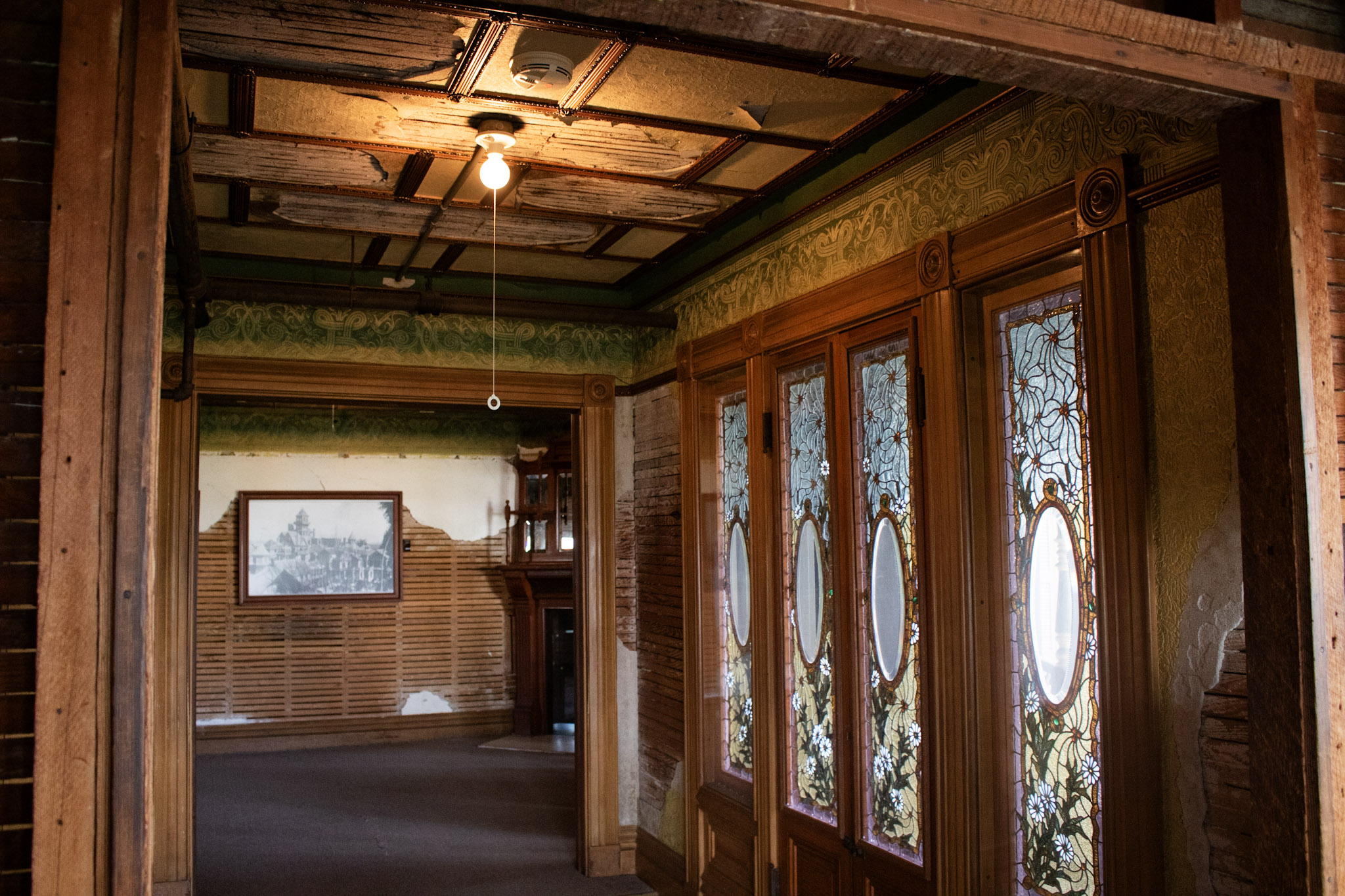 Daisy Bedroom: Winchester Mystery House